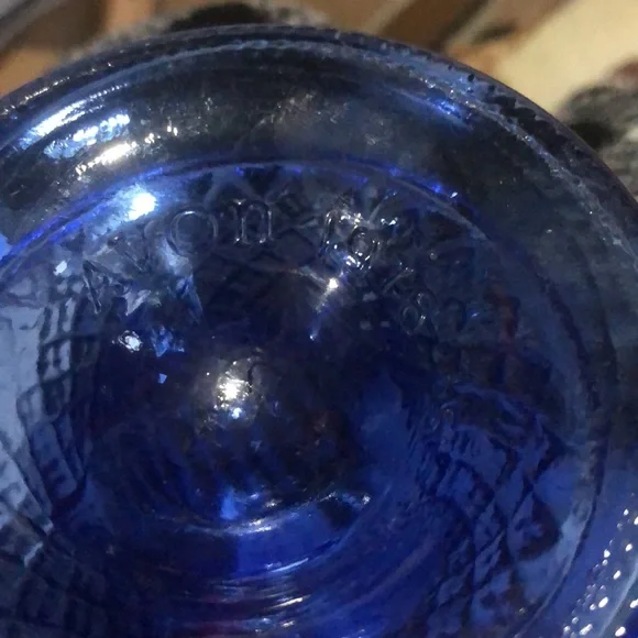 Vintage 1976 Avon blue bell perfume bottle - Picture 7 of 8